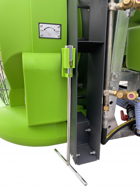Bowell Taktor Feldspritze XL Gebläsespritze Anbauspritze 600 L