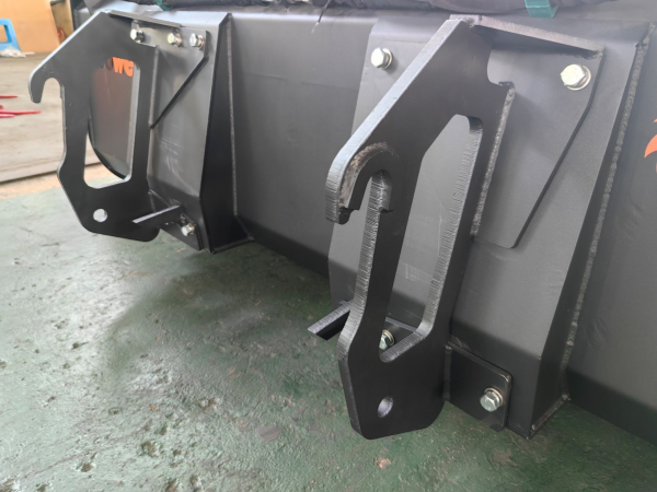 Anschraub-Haken Bowell Frontladerschaufel, Silageschaufel, Dungschaufel, Greifschaufel, Krokodilschaufel